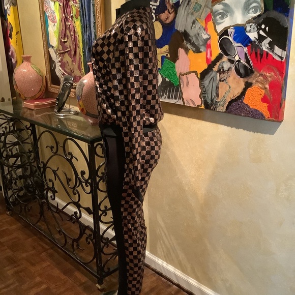 2pc black and gold sequin jogging set. - Picture 4 of 11